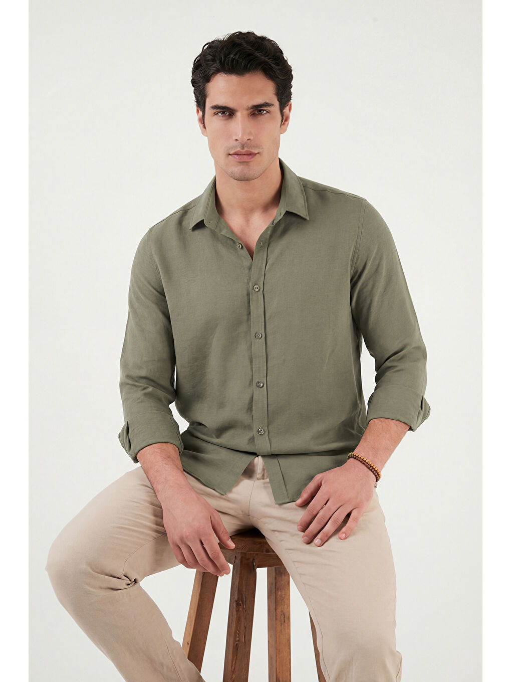 Haki Regular Fit Klasik Yaka Uzun Kollu Gömlek CF26S121640-5