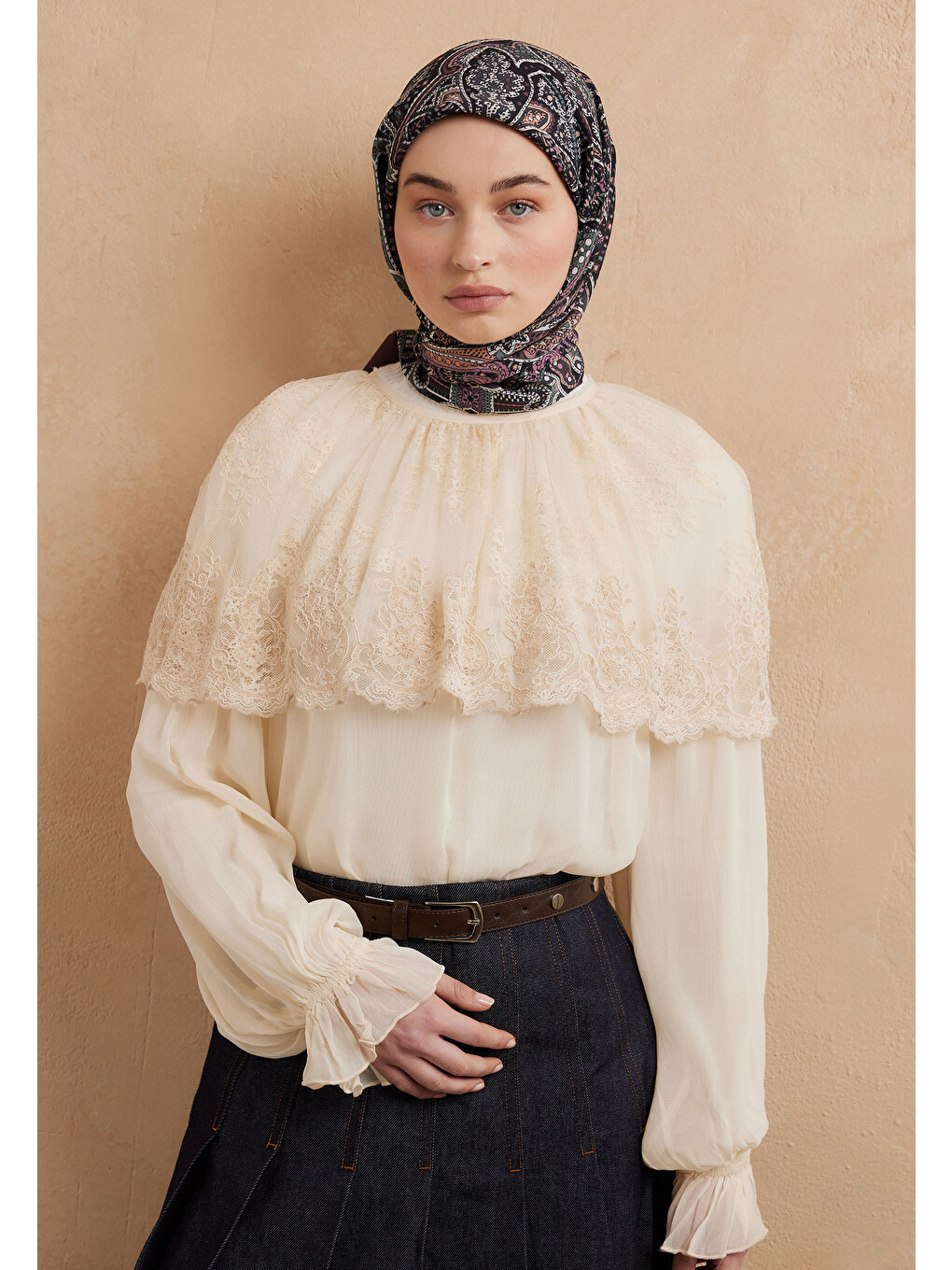 Kırmızı Helene Desen Pamuk İpek Eşarp Vişne Çürüğü-2