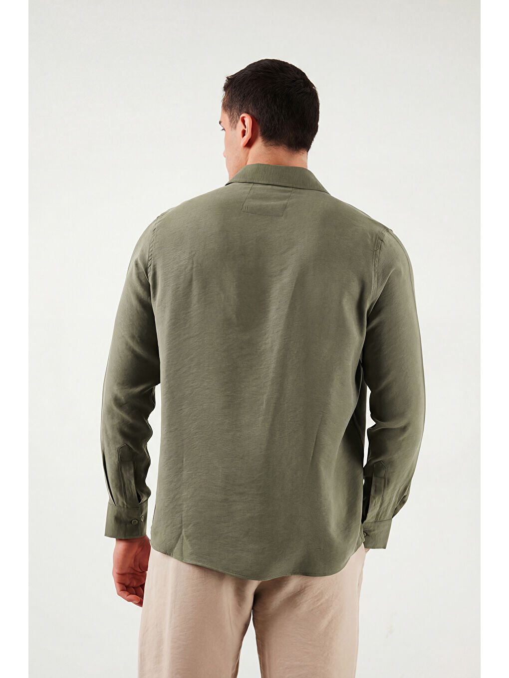 Haki Regular Fit Klasik Yaka Uzun Kollu Gömlek CF26S121640-6