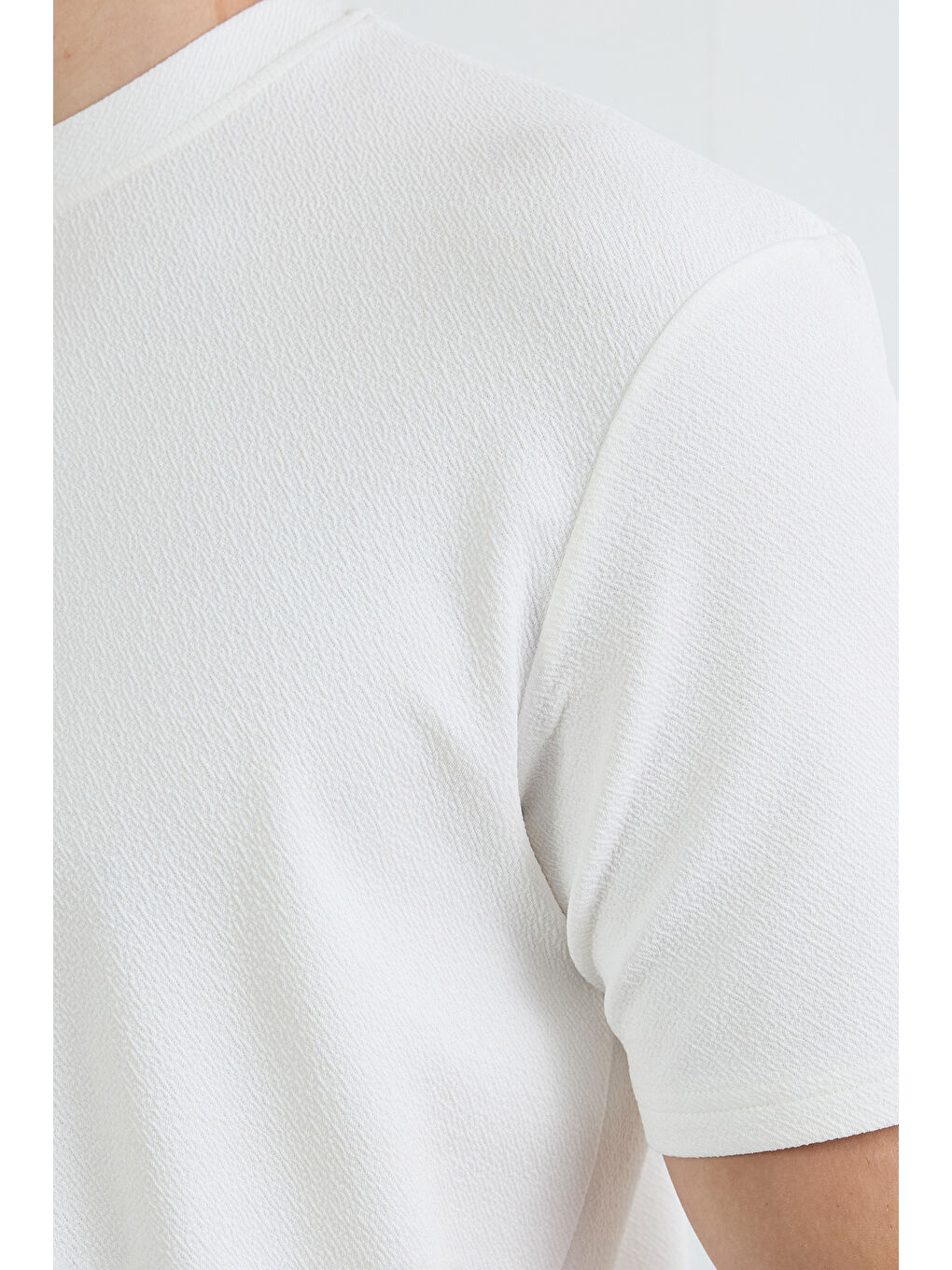 Ekru Basic Jakarlı Bisiklet Yaka Tişört-4