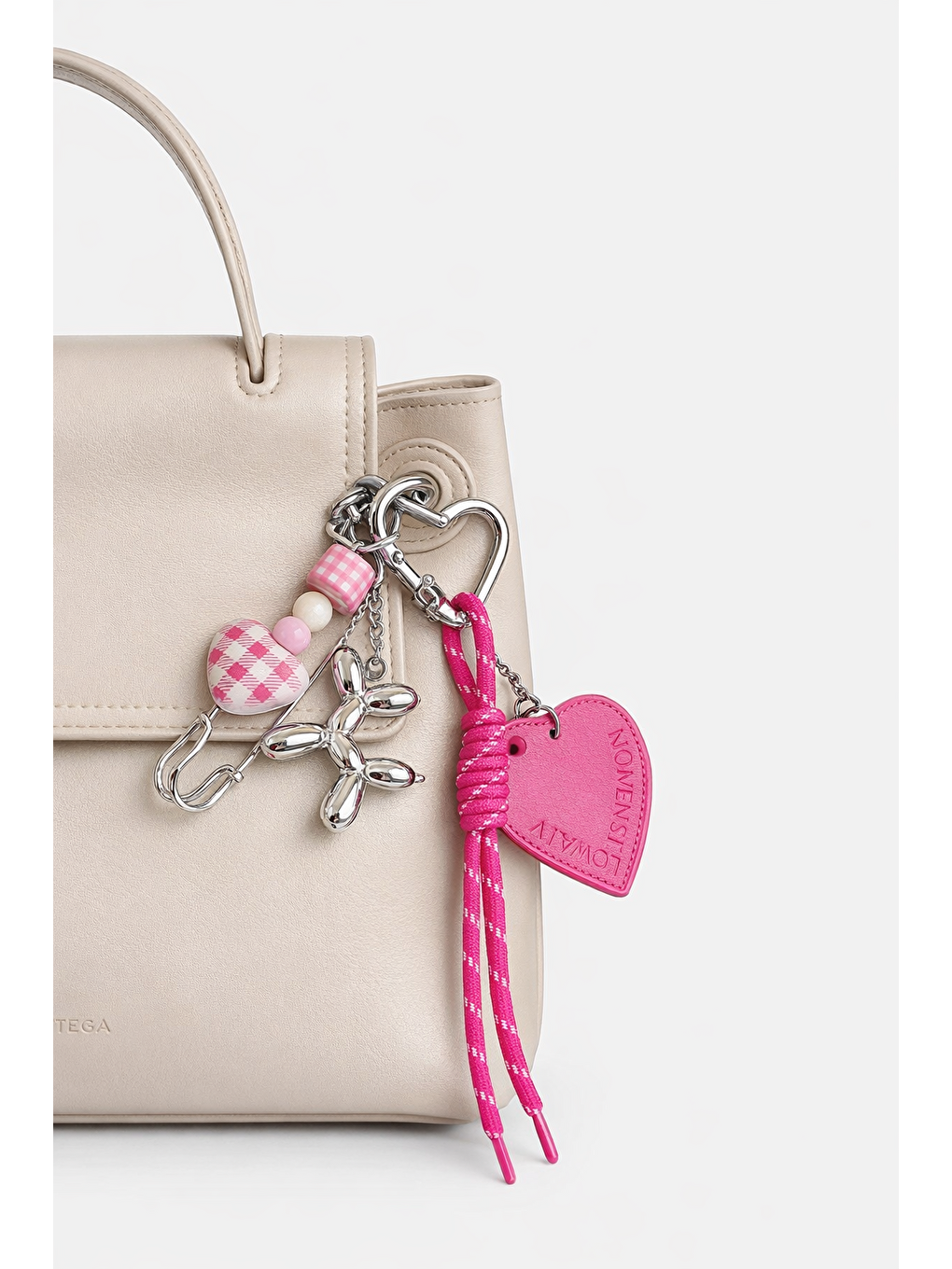 Pembe Kalpli Balon Köpek Charm Anahtarlık