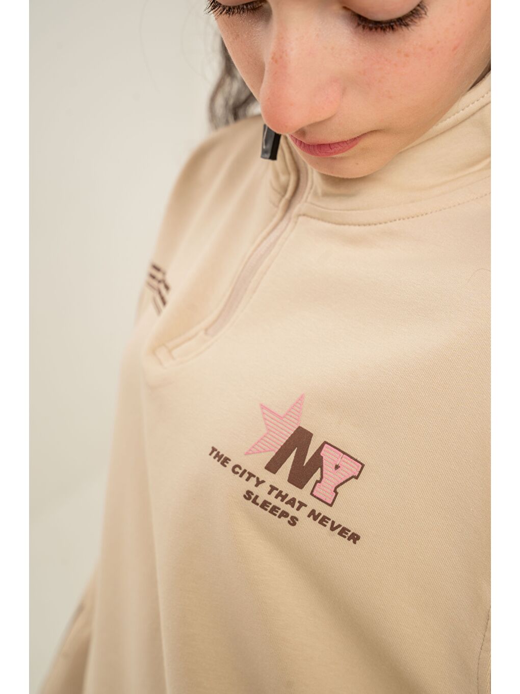 Bej The City  That Never Sleeps Baskılı Üst Ön Boydan Fermuarlı Kız Çocuk Alt Üst Eşofman Takımı-4