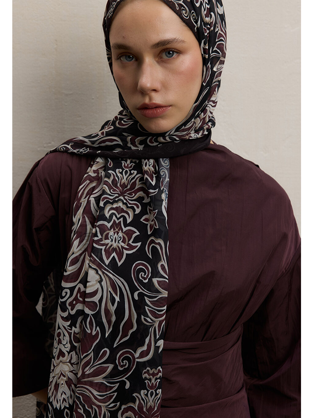 Laura Desen İpek Krep Şal Bordo-3