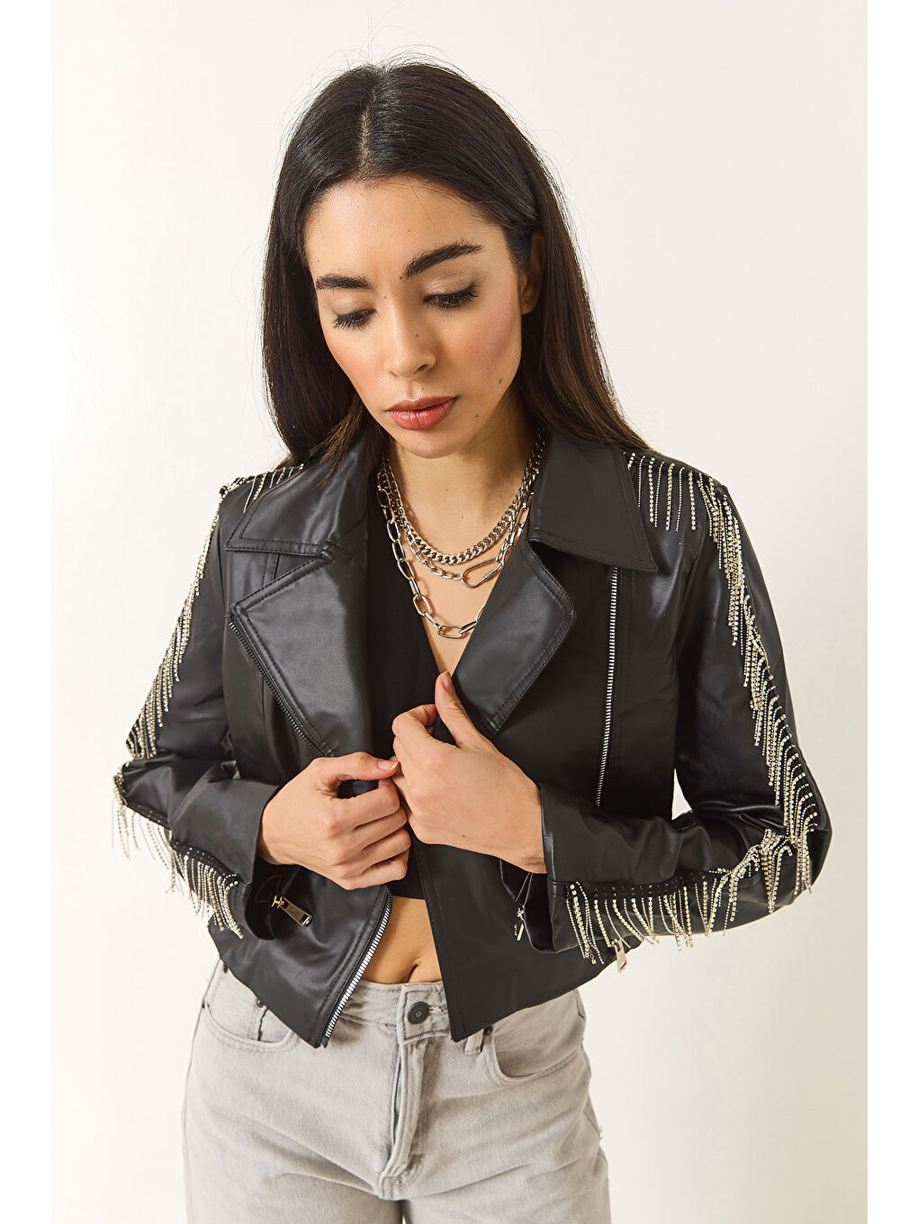 Siyah Kadın Kolları Püskül Taşlı Astarlı Suni Deri Ceket-2