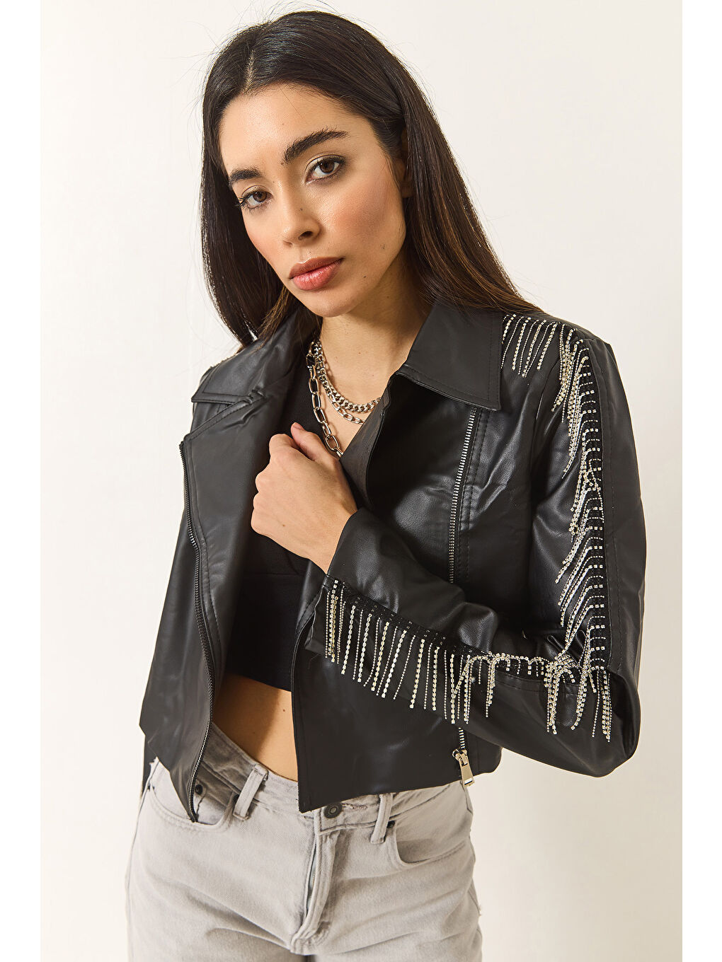Siyah Kadın Kolları Püskül Taşlı Astarlı Suni Deri Ceket-3