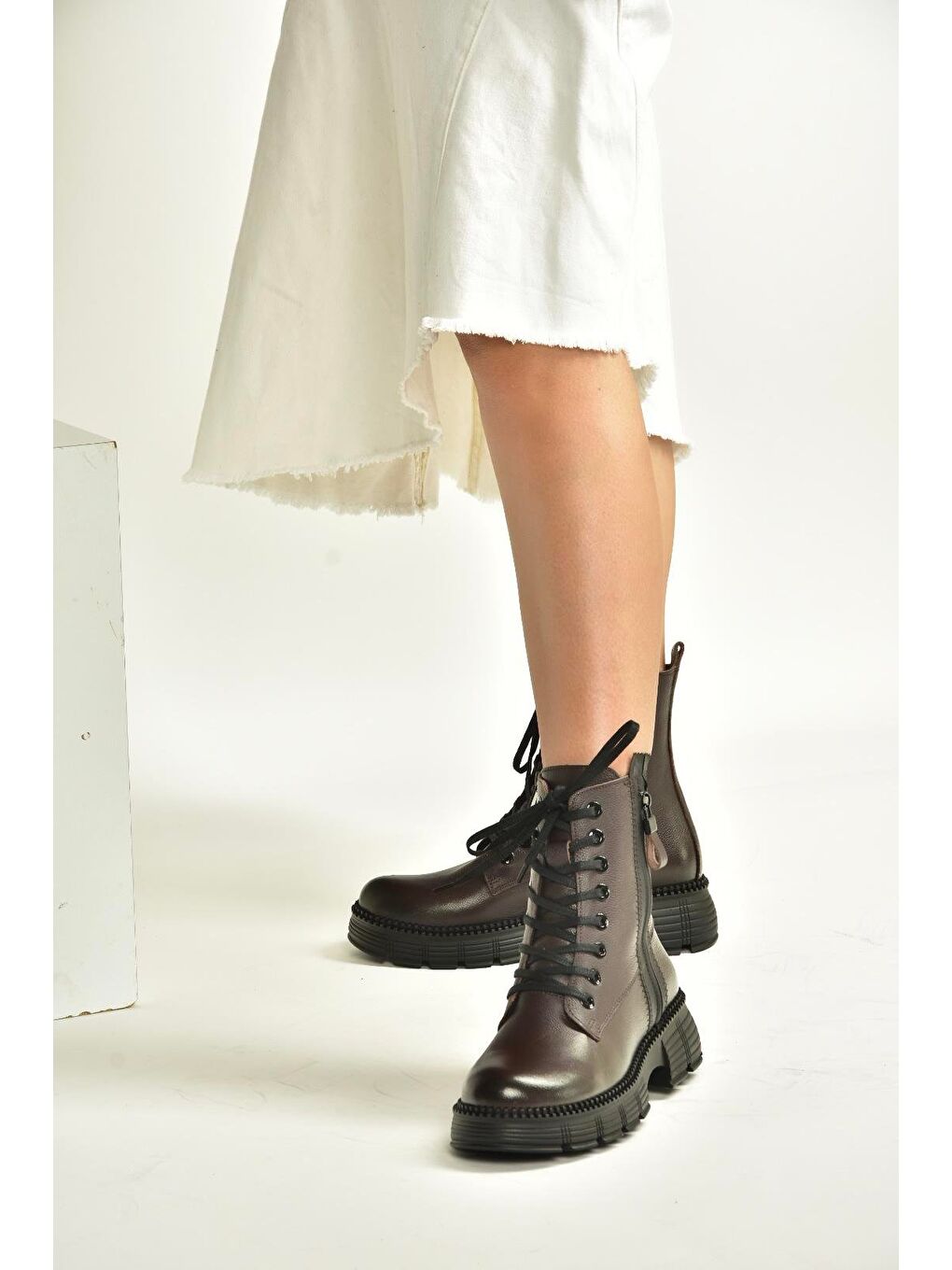 Kahverengi Kadın Bot V555589103-2