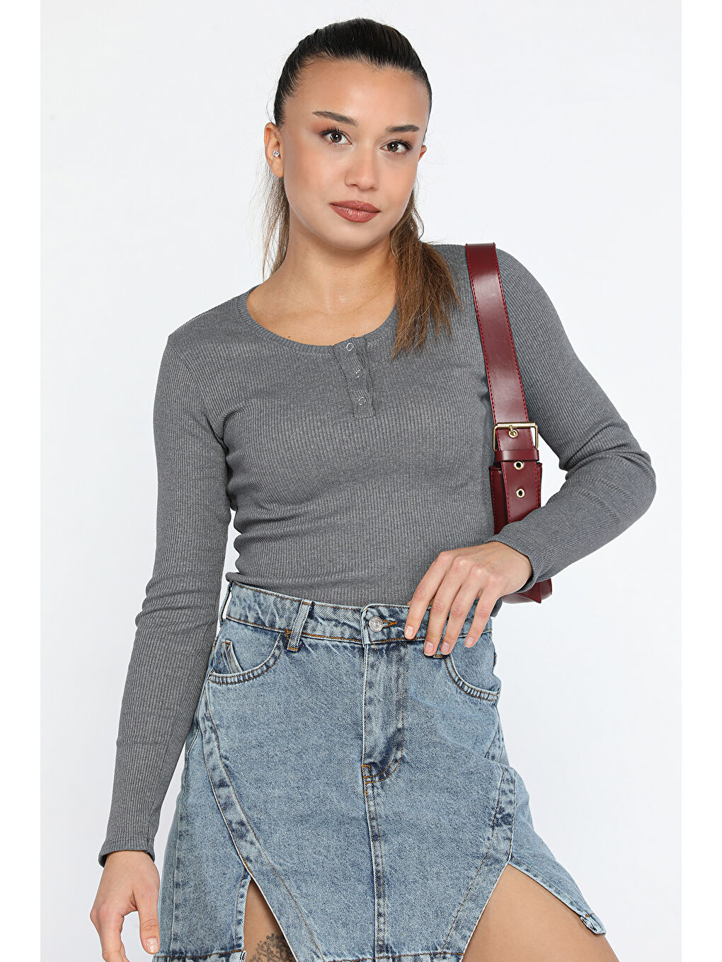 GÜLSELİ Gri Kaşkorse Elastanlı Ön Çıtçıtlı Crop Top Bluz