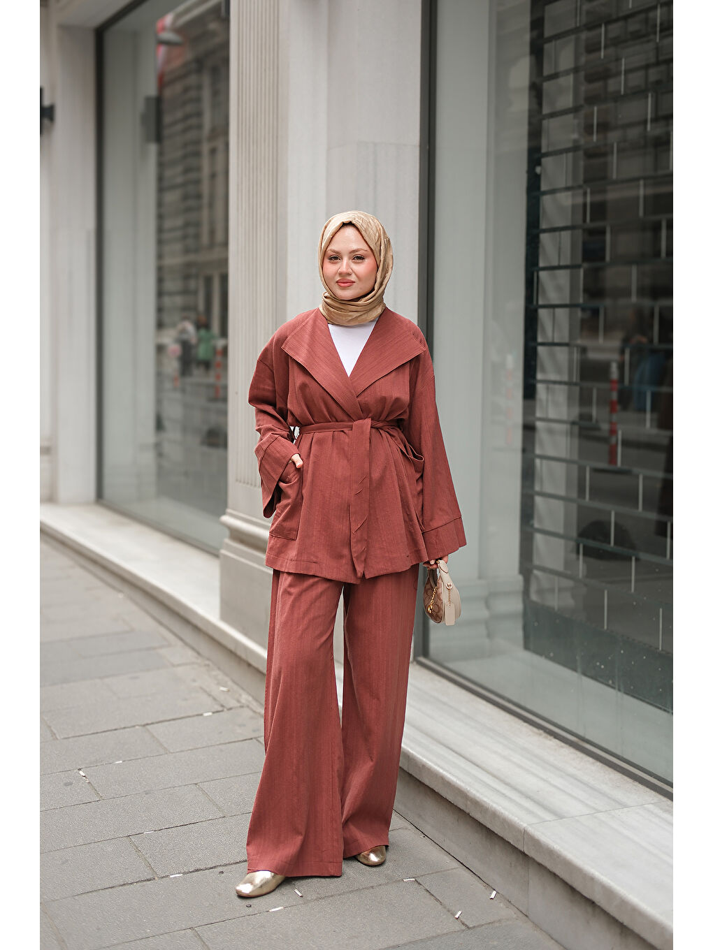Kahverengi Kadın Geniş Yakalı Takım Kiremit