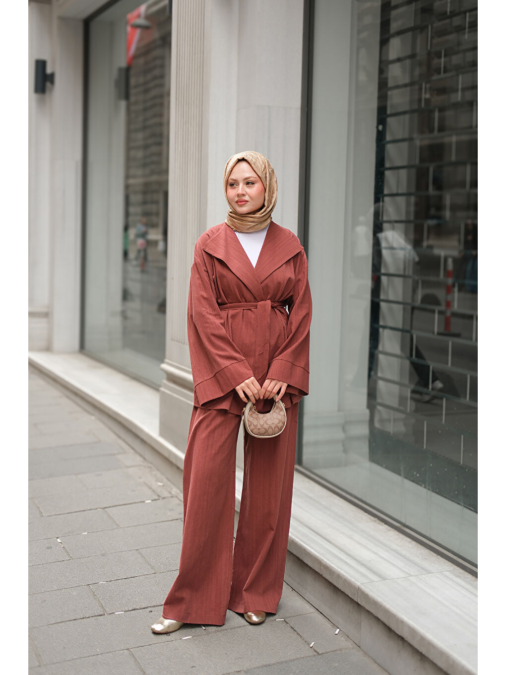 Kahverengi Kadın Geniş Yakalı Takım Kiremit-1