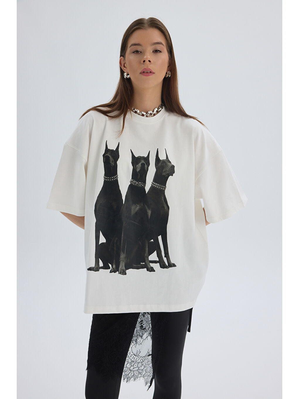 Doberman Pinscher Beyaz Oversize T-Shirt-5