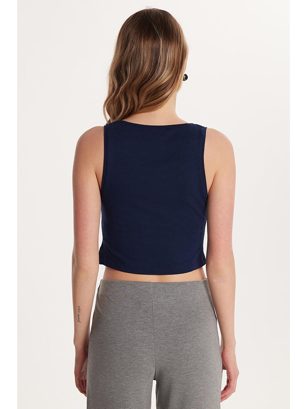 Kadın Regular Fit Sıfır Kol V Yaka Düğmeli Lacivert Yelek-4