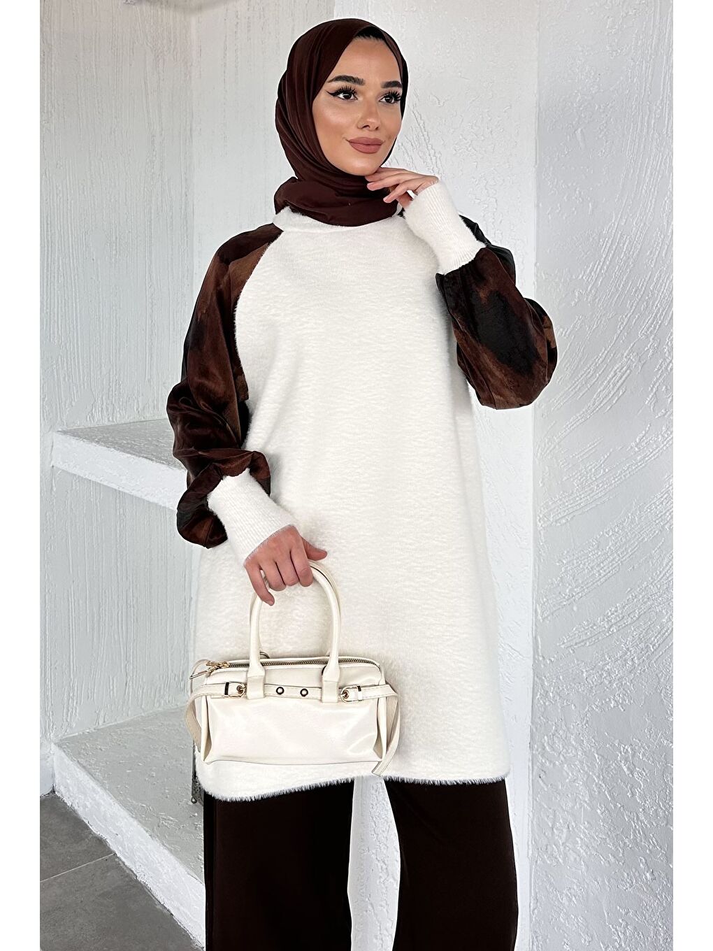 Ekru Gülseli Kol Desenli İpek Kübra Kumaş Tesettür Triko Tunik-1