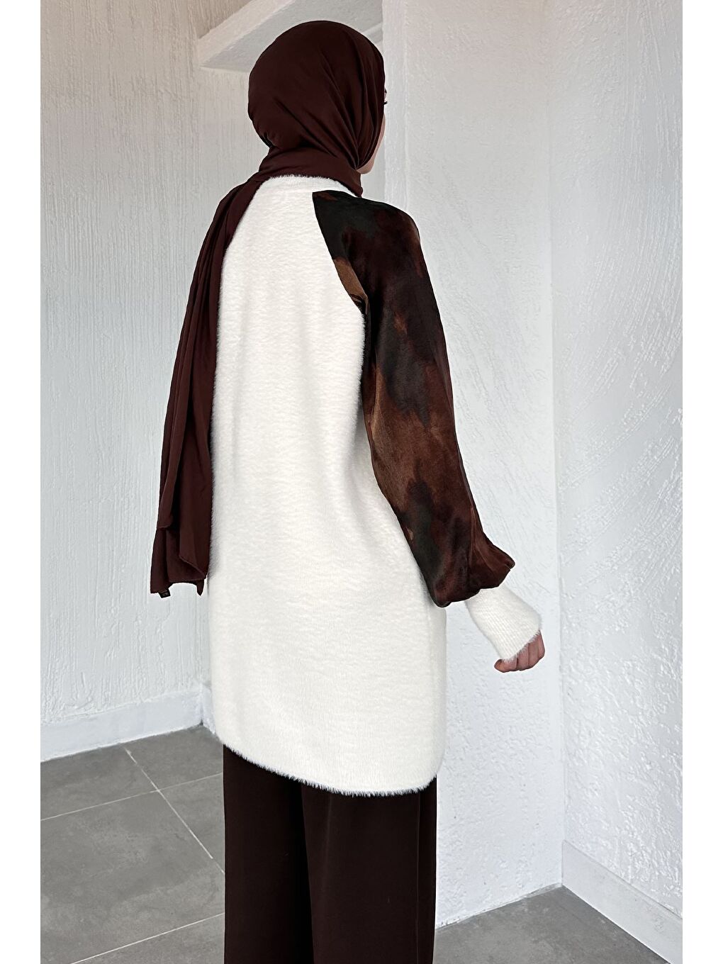 Ekru Gülseli Kol Desenli İpek Kübra Kumaş Tesettür Triko Tunik-7