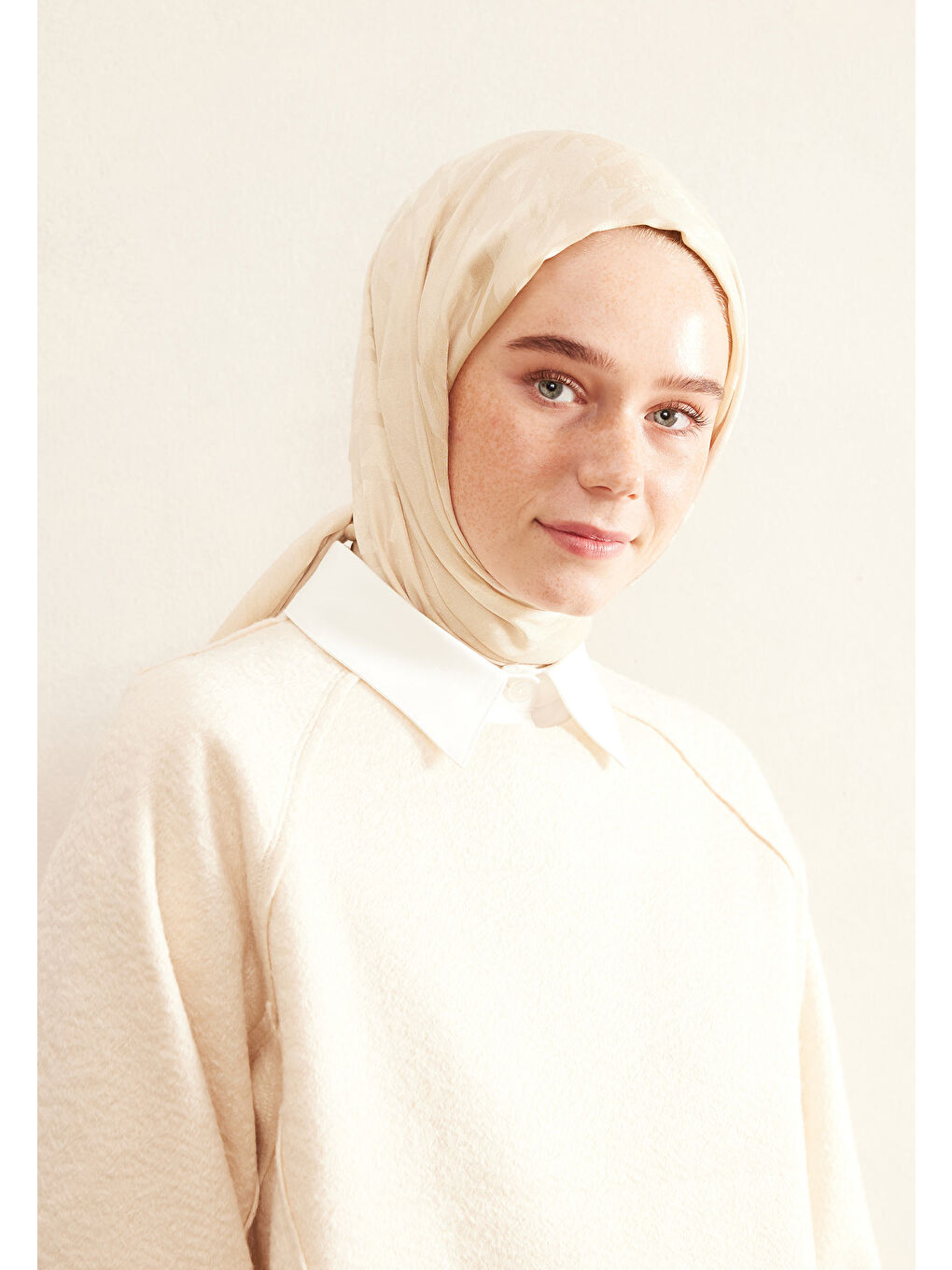 Bej Kazayağı Jakarlı Şal Nude-2