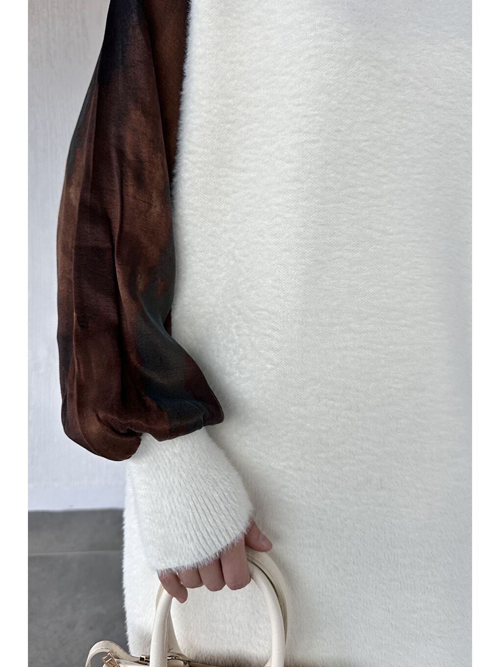 Ekru Gülseli Kol Desenli İpek Kübra Kumaş Tesettür Triko Tunik-8