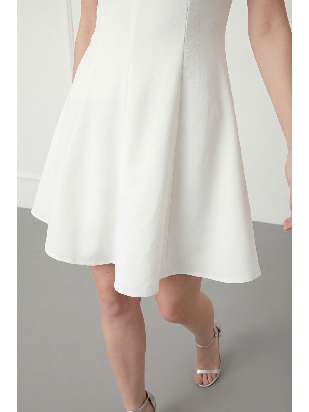 Kadın Ekru Halter Yaka Mini Mezuniyet Abiye Elbise-3