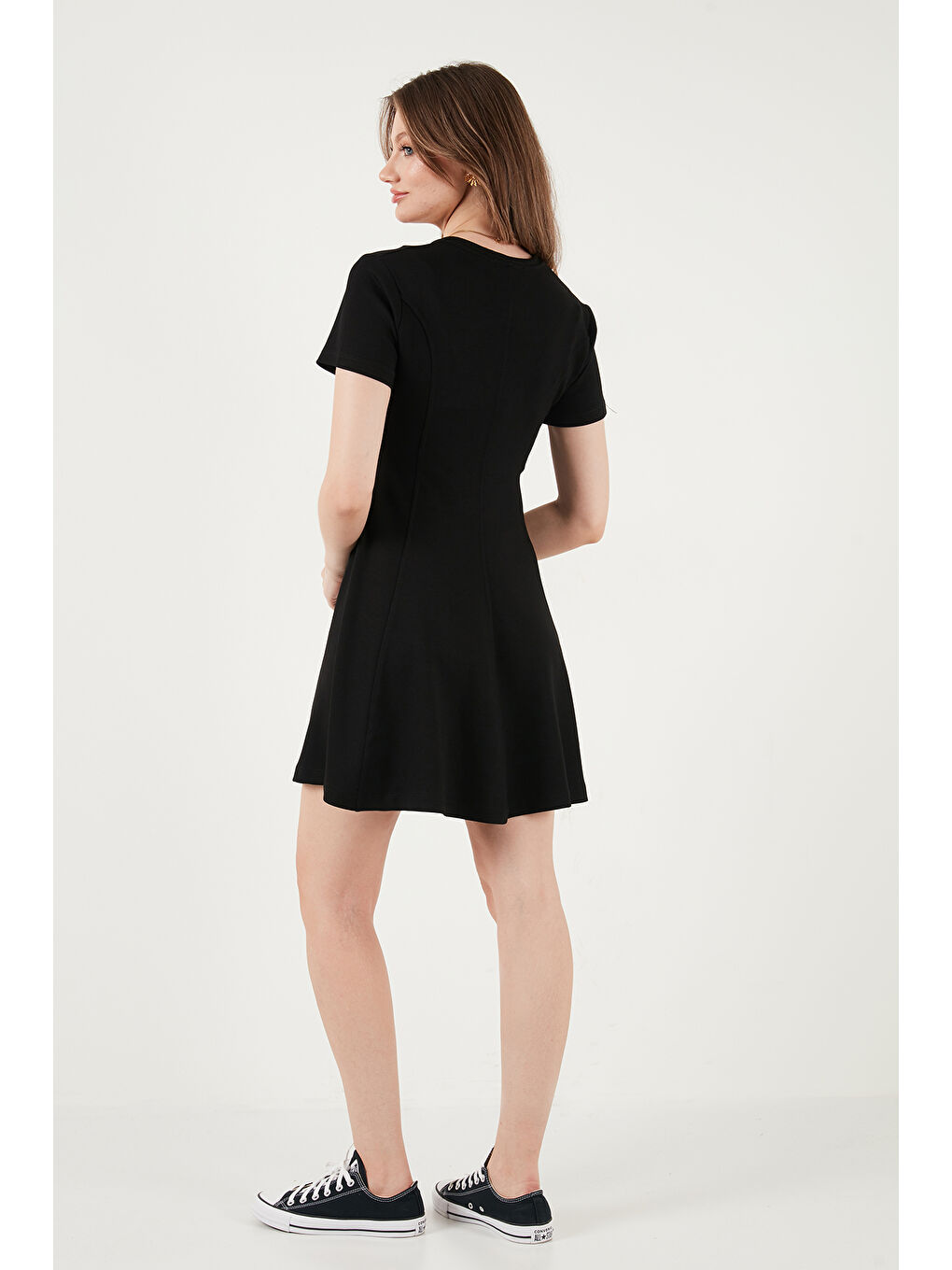 Siyah Regular Fit Bisiklet Yaka Pileli Kadın Mini Elbise 5866342-6