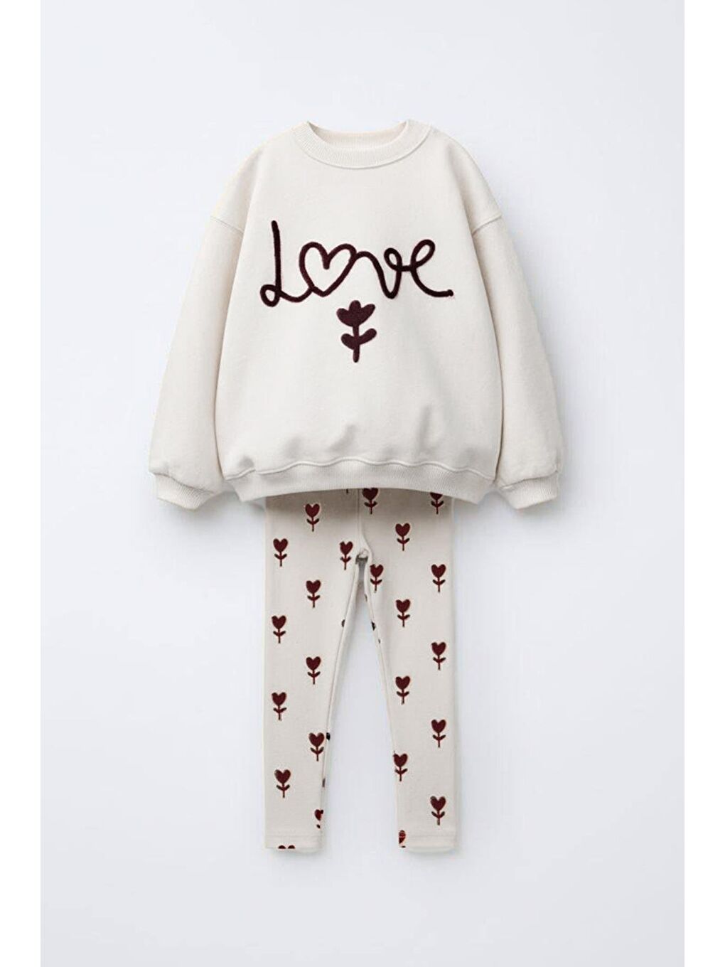 Bej Kız Çocuk Nakış Detaylı Alt Üst Takım