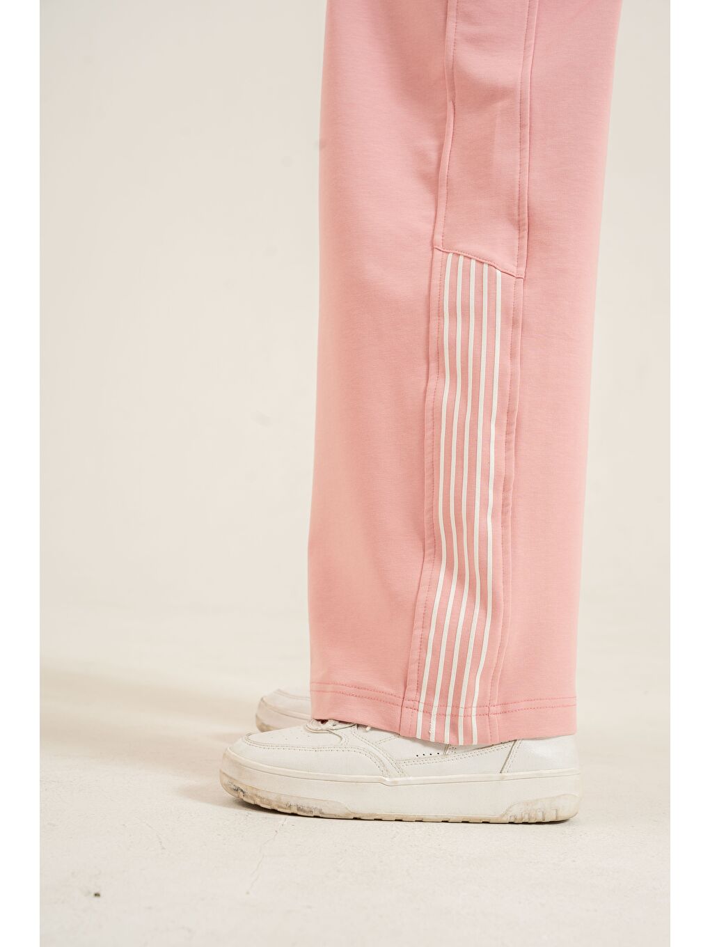 Pembe The City  That Never Sleeps Baskılı Üst Ön Boydan Fermuarlı Kız Çocuk Alt Üst Eşofman Takımı-7