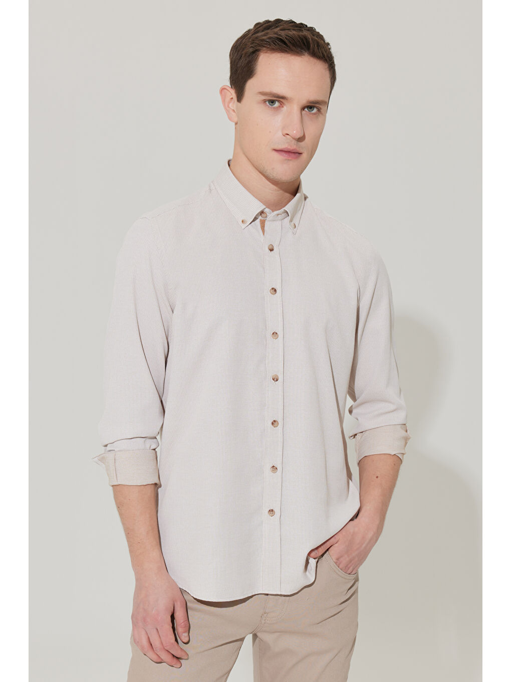 Erkek Bej Slim Fit Düğmeli Yaka Pamuklu Armürlü Gömlek