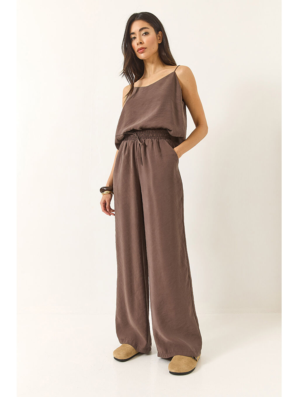 Kahverengi Kadın Askılı Dokuma Modal Bluz Pantolon Alt-Üst Takım-1