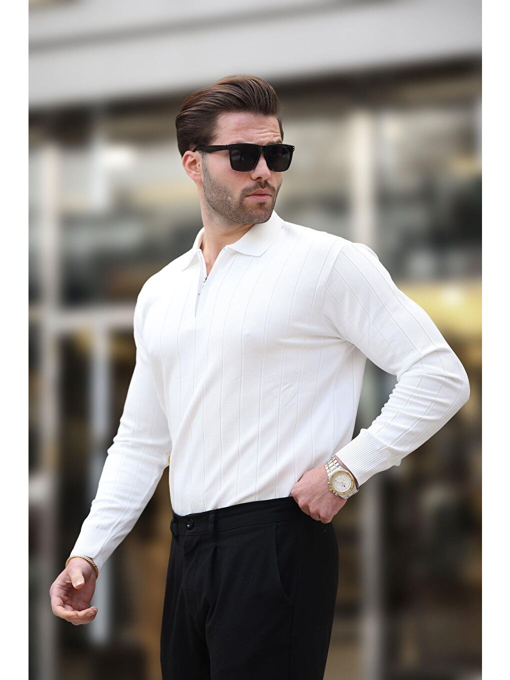 Beyaz Polo Yaka Fermuarlı Örme Kazak-1