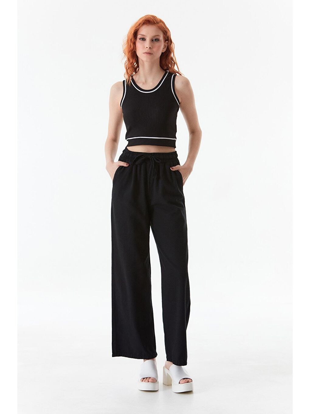 Siyah Yüksek Bel Palazzo Keten Görünümlü Pantolon