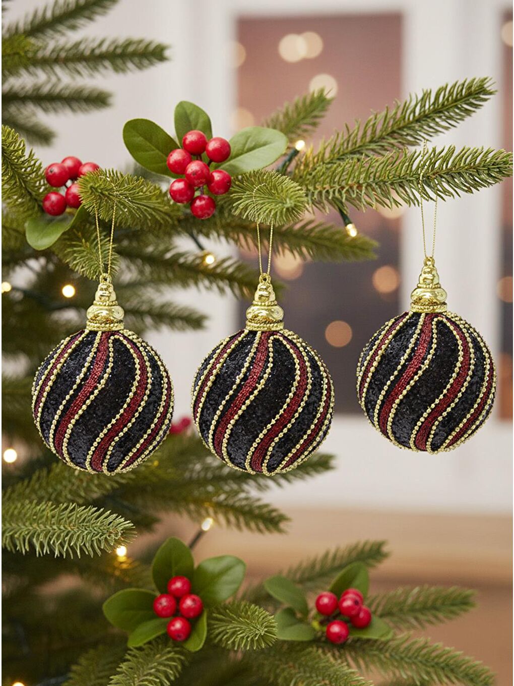 Yılbaşı Topu Altın Şeritli Payetli Siyah-Bordo Çam Ağacı Süsü 8 cm 3'lü