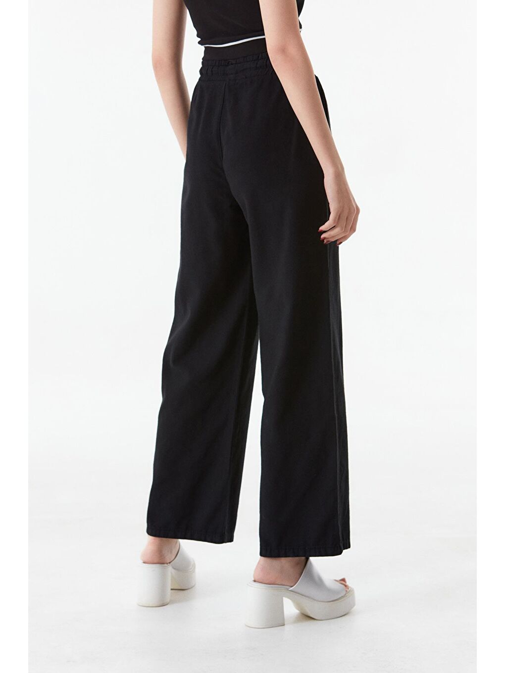 Siyah Yüksek Bel Palazzo Keten Görünümlü Pantolon-2