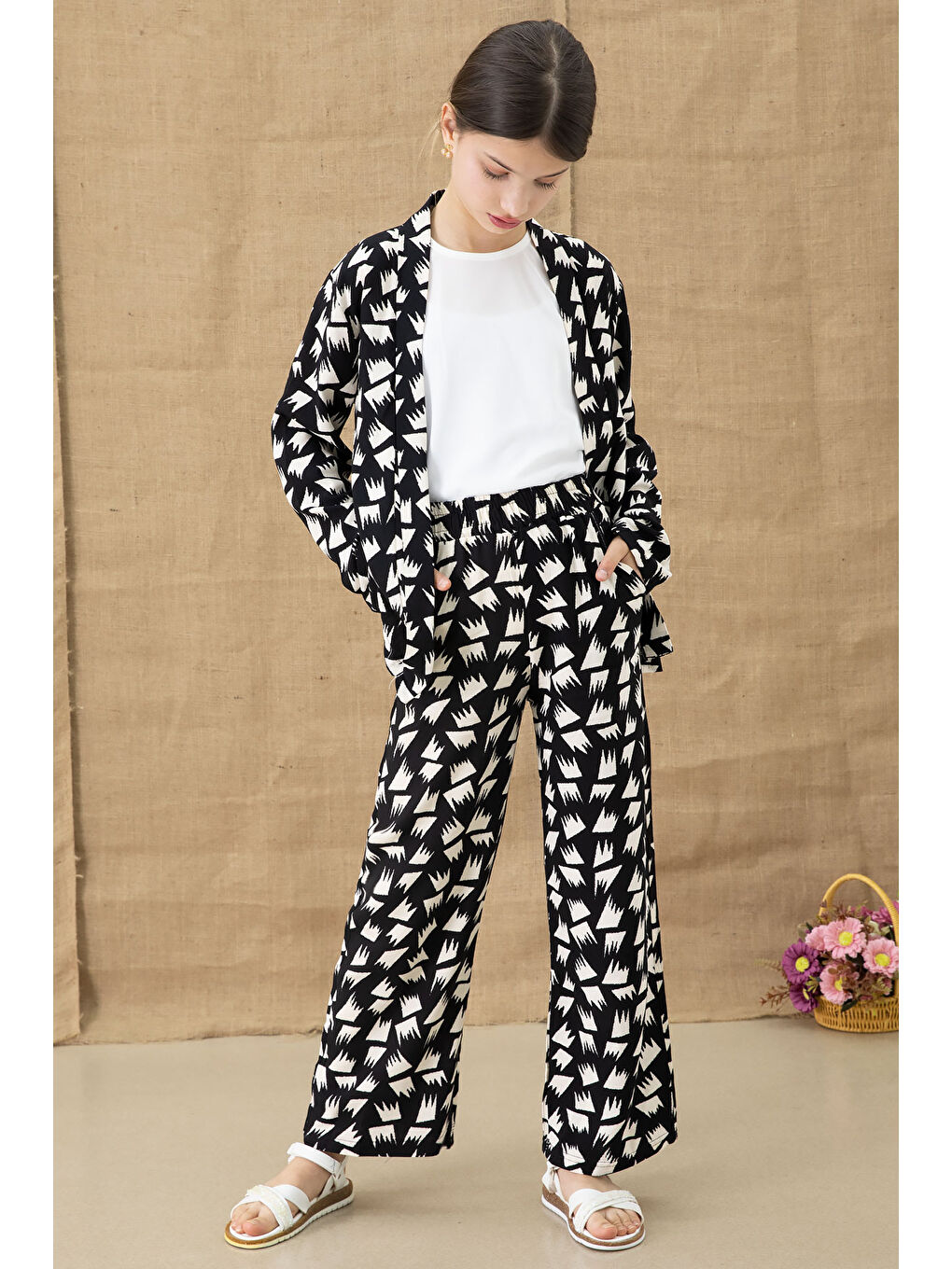 Siyah Desenli Bluzlu Geniş Paça Pantolonlu Kız Çocuk 3lü Takım 20762-4