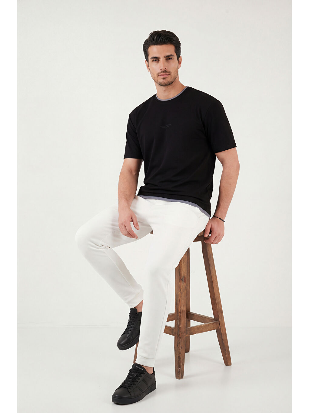 Siyah Regular Fit Bisiklet Yaka Kumaş T Shirt 5904091-1