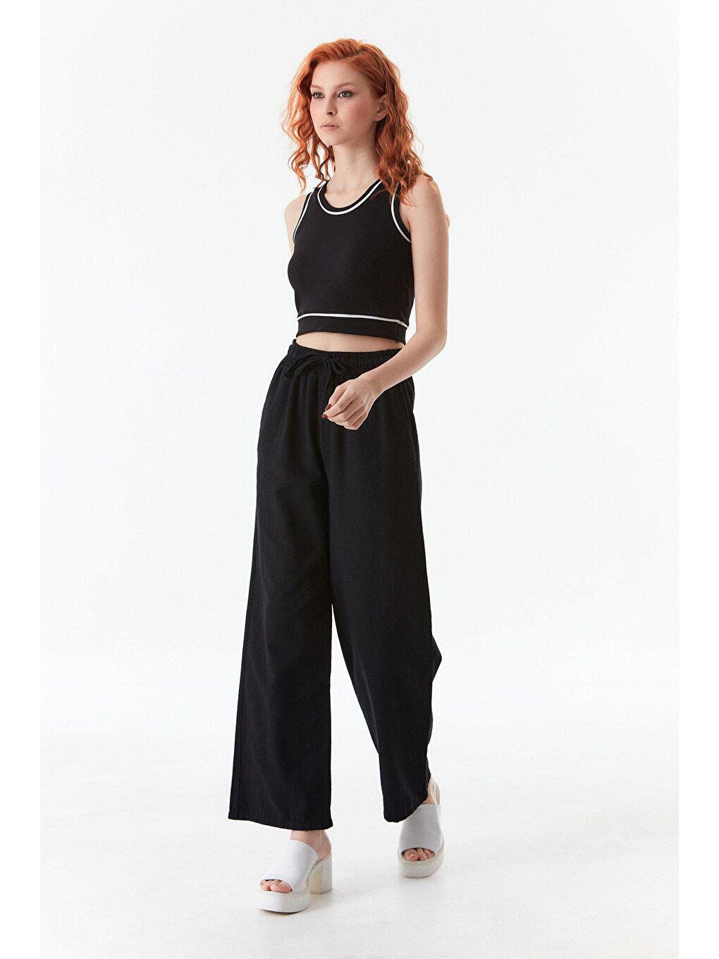 Siyah Yüksek Bel Palazzo Keten Görünümlü Pantolon-4