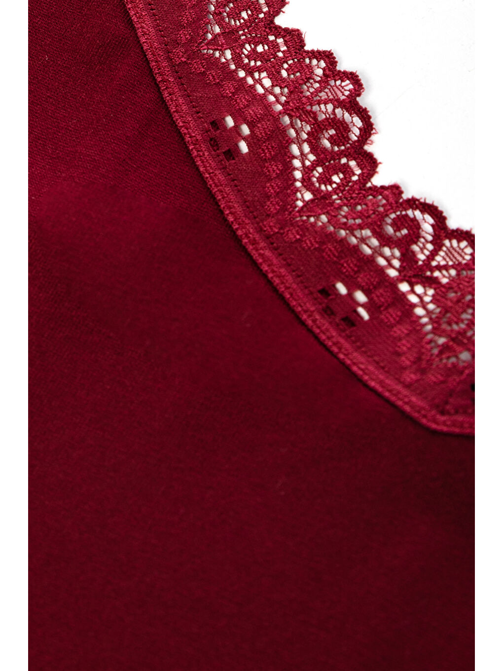 Bordo Kadın Viskon Yumuşak Dokulu Dantelli İp Askılı Şortlu Pijama Takımı-4