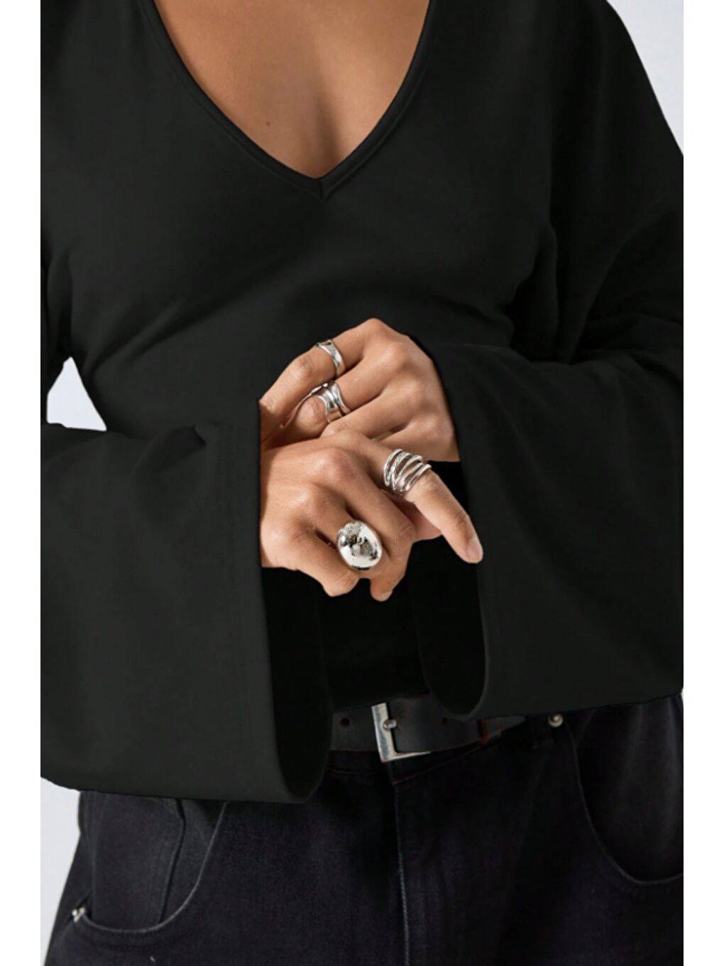 Siyah Kadın V Yaka Uzun Kollu Belden Oturtmalı Bluz-2