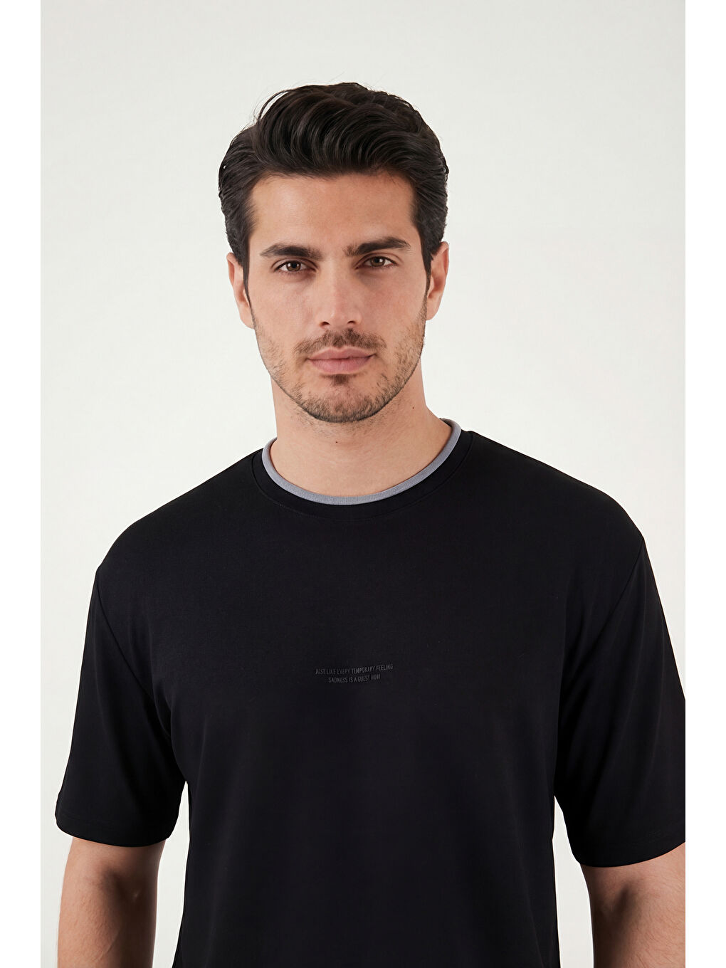 Siyah Regular Fit Bisiklet Yaka Kumaş T Shirt 5904091-4