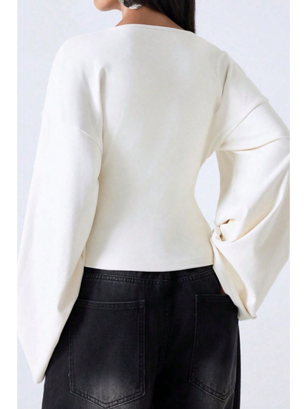 Beyaz Kadın V Yaka Uzun Kollu Belden Oturtmalı Bluz-4