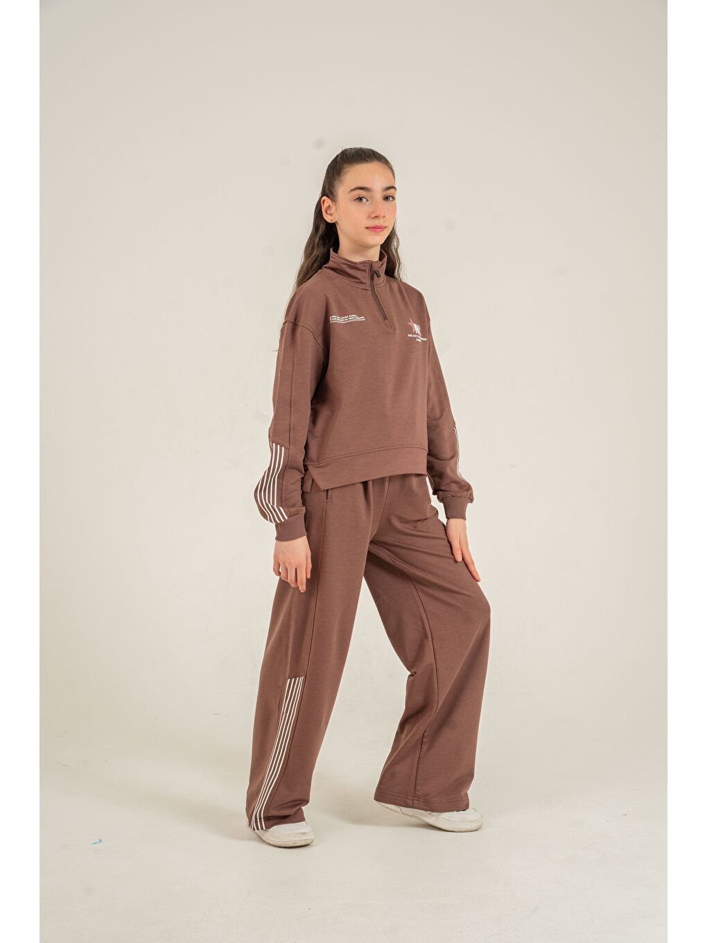 Kahverengi The City  That Never Sleeps Baskılı Üst Ön Boydan Fermuarlı Kız Çocuk Alt Üst Eşofman Takımı-2