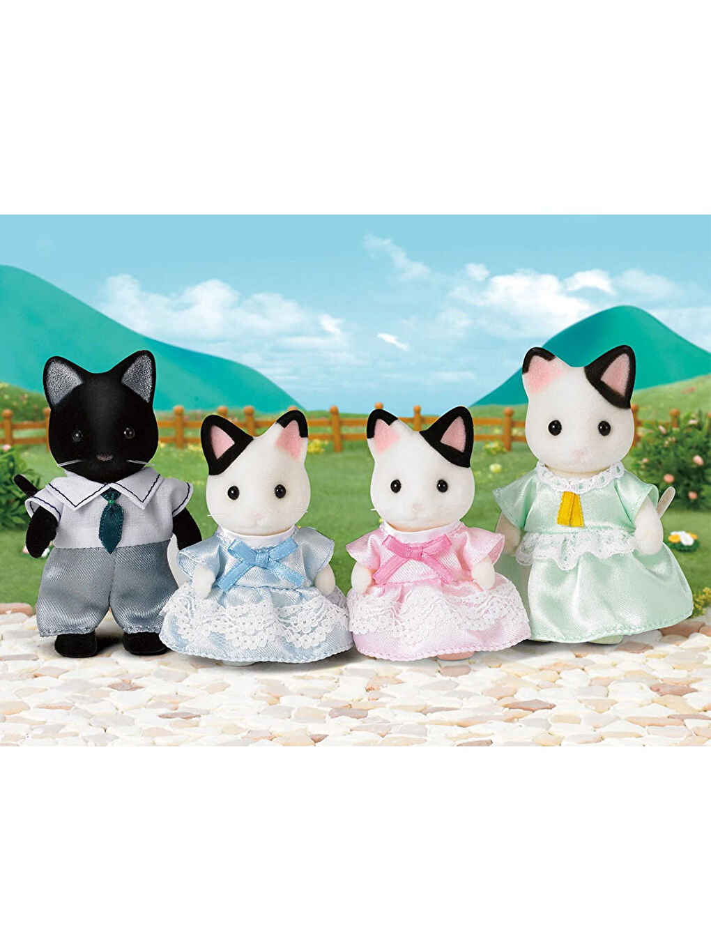 Sylvanian Families Renksiz Smokinli Kedi Ailesi 5181 - 1