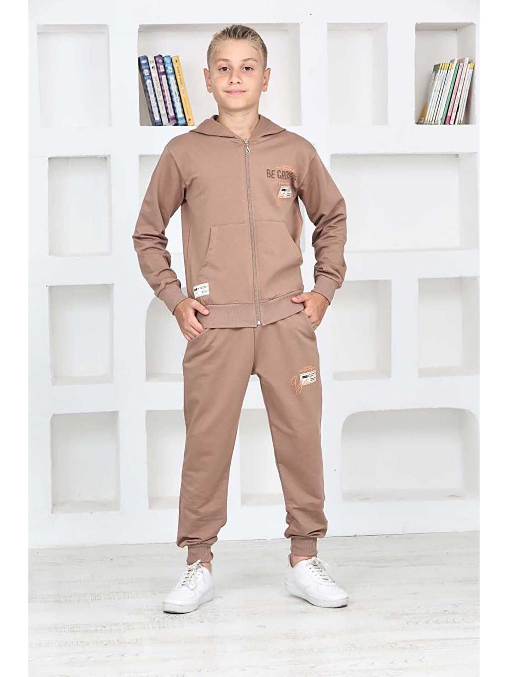Bej Fermuarlı Kapüşonlu Okul Takımları