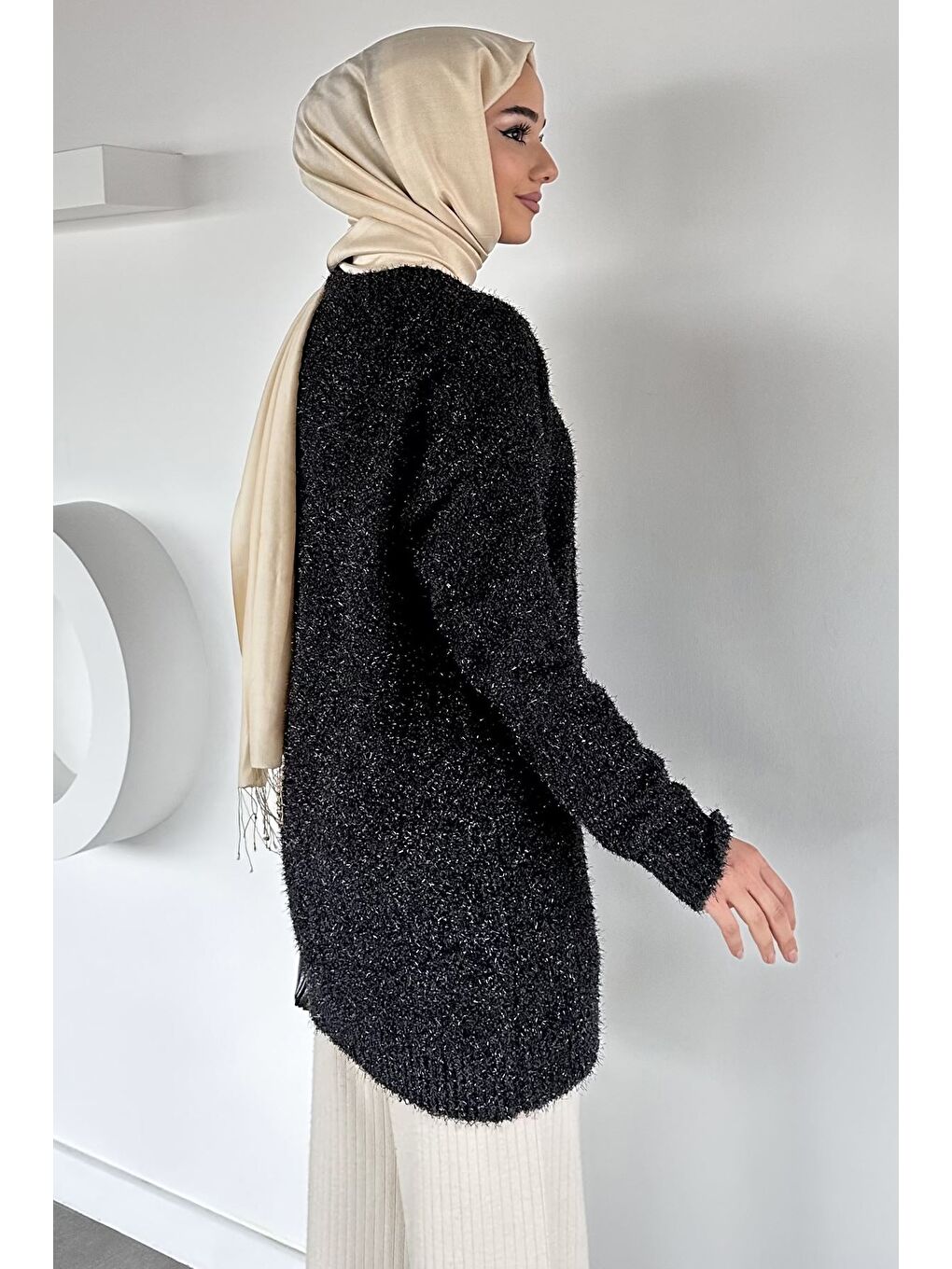 Siyah Gülseli Simli Tesettür Triko Tunik-6