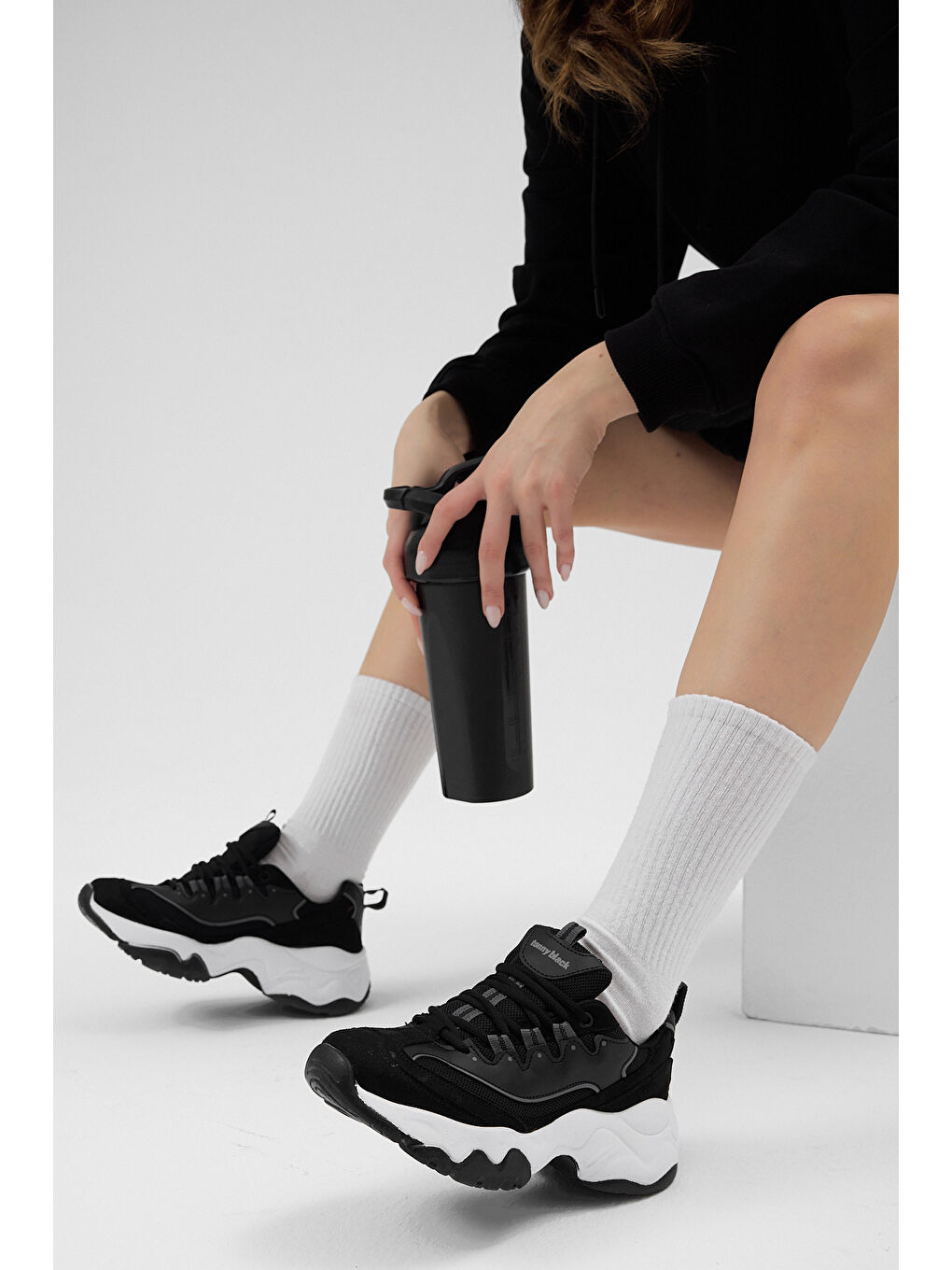 Kadın Siyah Rahat Kalıp Yüksek Taban Bağcıklı Spor Ayakkabı-3