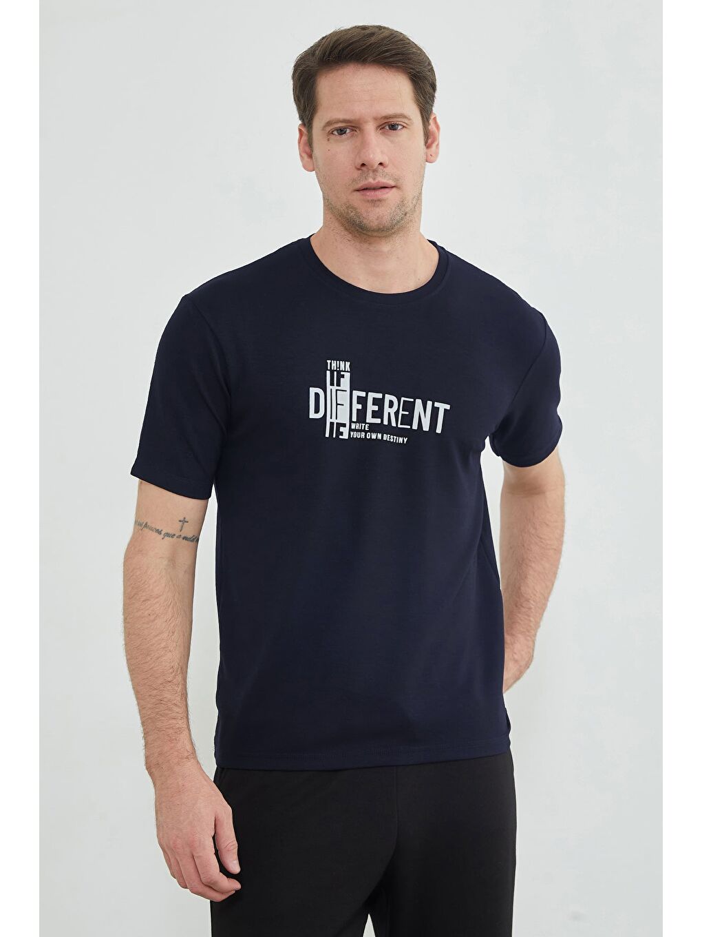 Lacivert Think Different Baskılı Bisiklet Yaka Modal Tişört-1