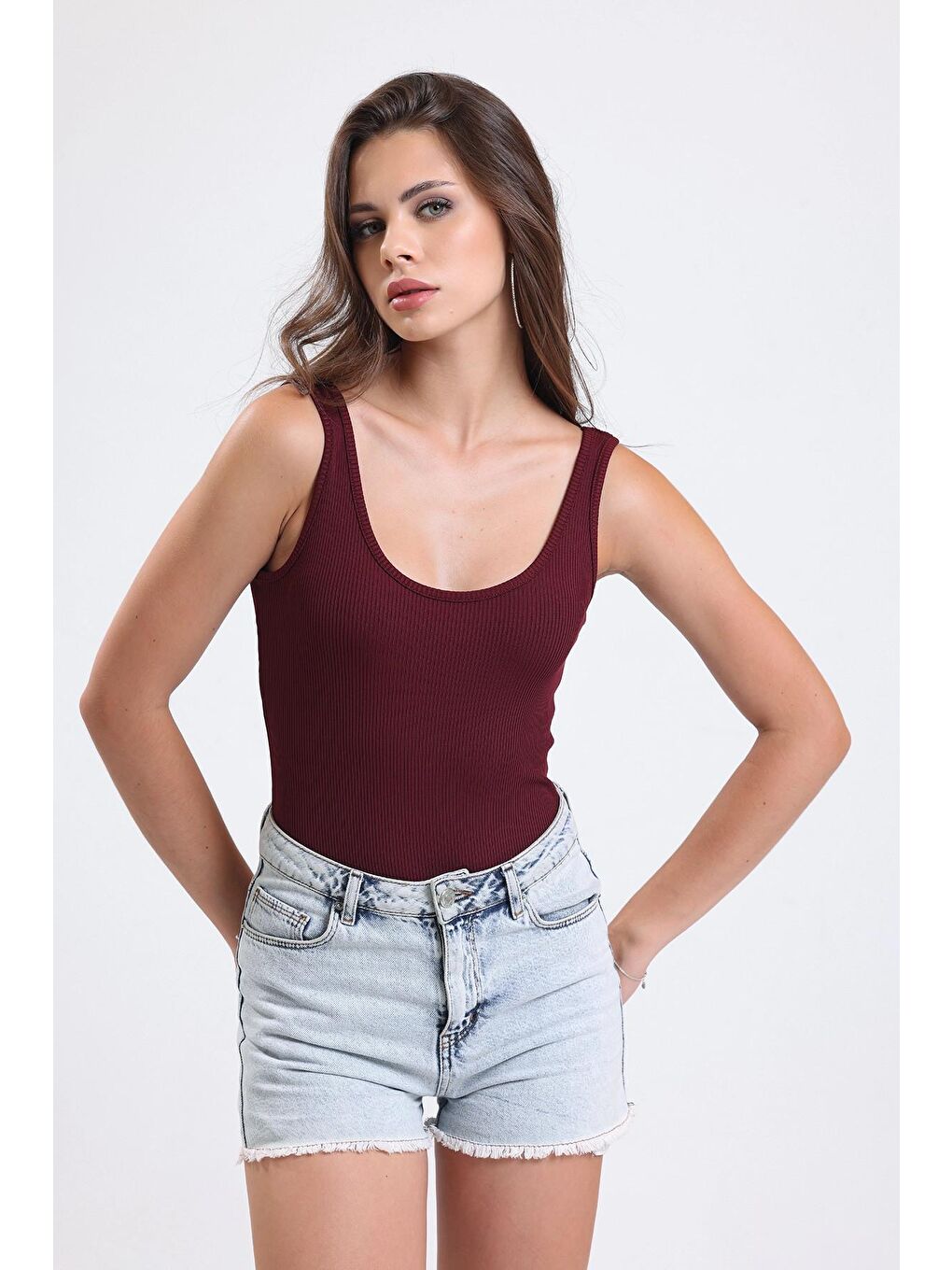 Bordo Kalın Askılı Yuvarlak Yaka Fitilli Kumaş Sıfır Kol Çıtçıtlı Body-3