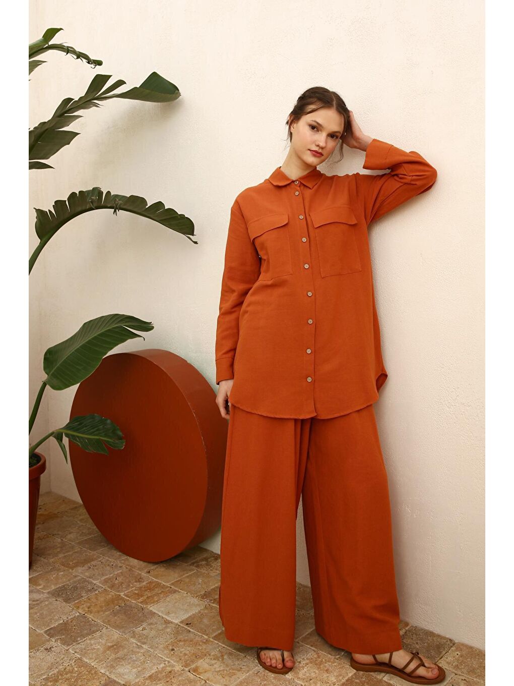 Kahverengi Kiremit Keten Gömlek Pantolon Takım