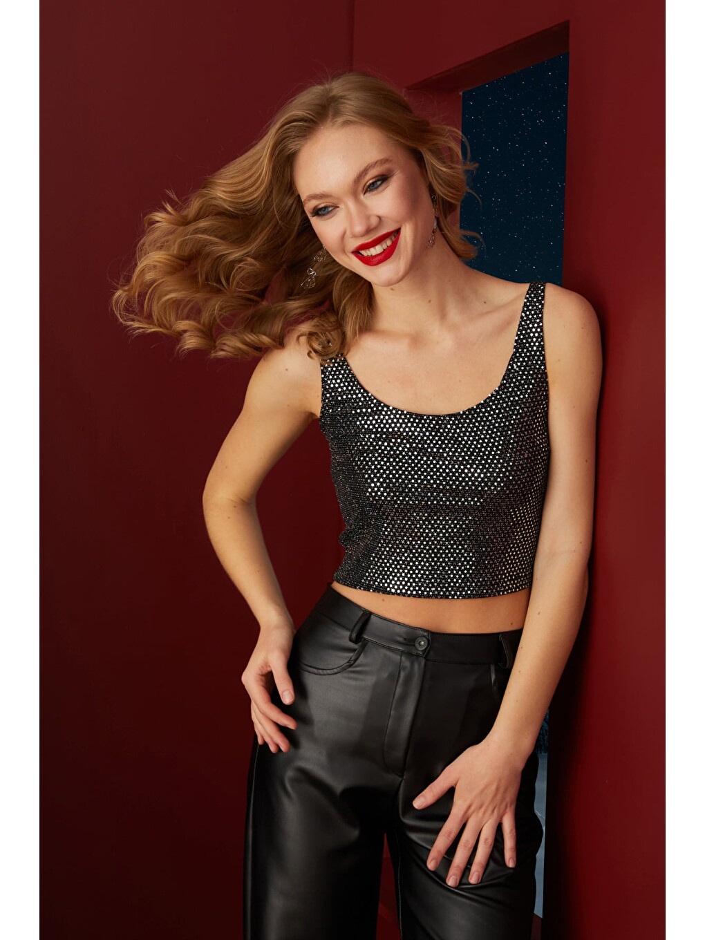 Siyah Askılı Pullu Crop Body
