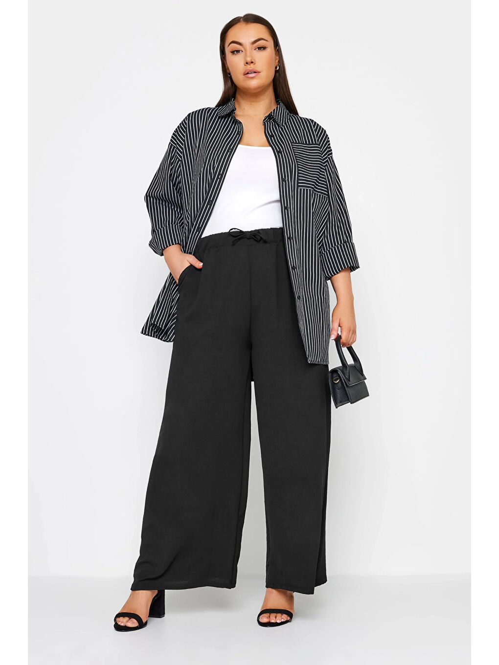 Siyah Büyük Beden Beli Lastikli Büzgülü Cepli Bol Paça İnce Pantolon 302837