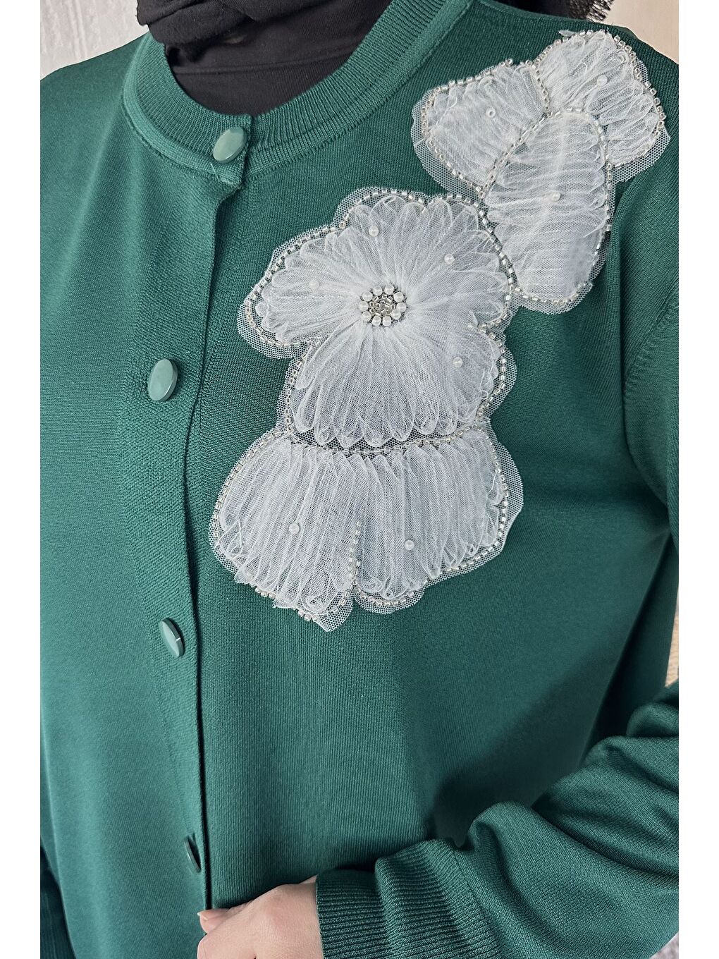 Yeşil Çiçek Figürlü Ön Düğmeli Tesettür Triko Hırka (s-m-l-xl Beden Uyumludur.)-6