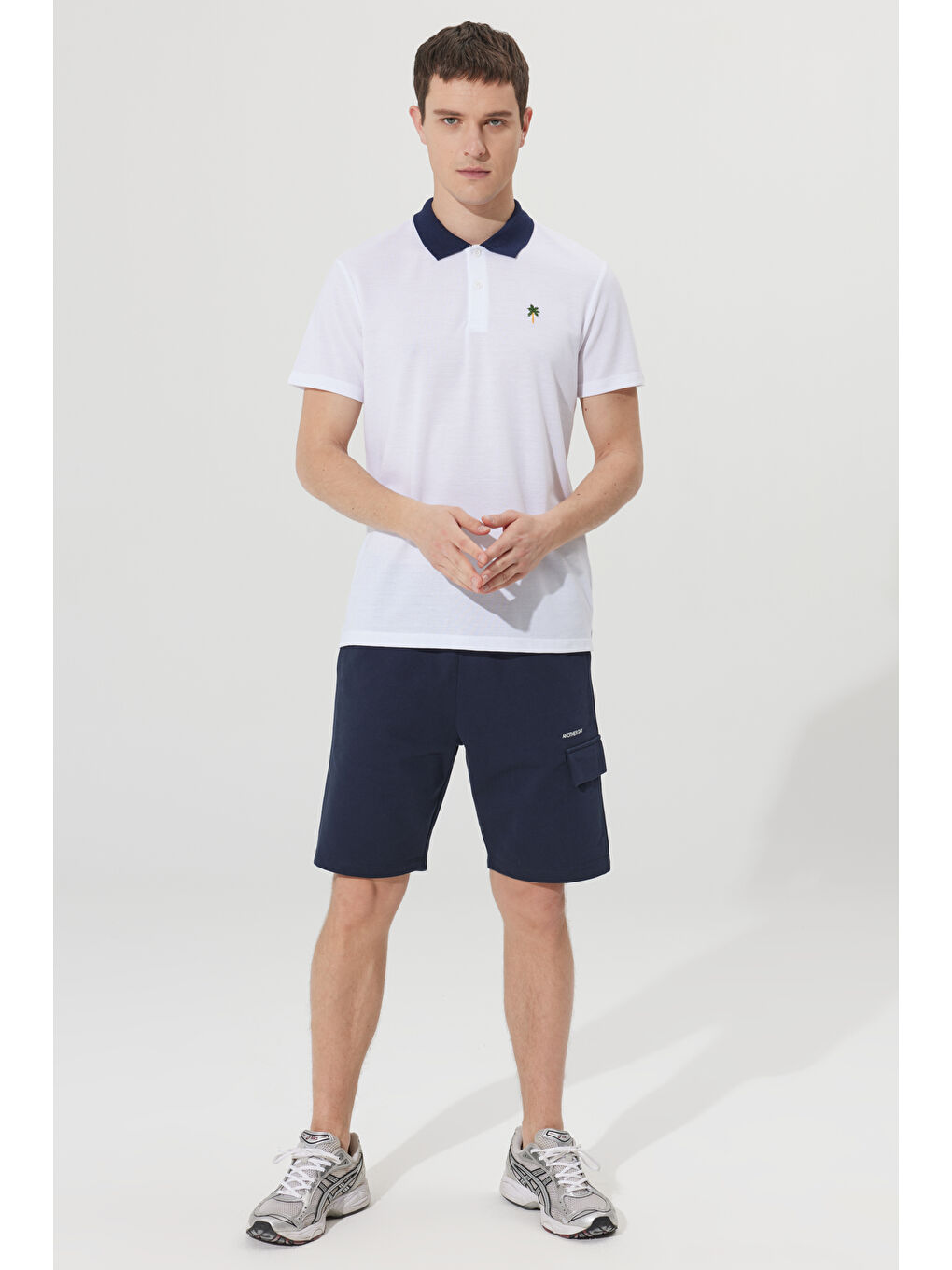 Erkek Beyaz Dar Polo Yaka Pamuklu Kısa Kollu Tişört-1