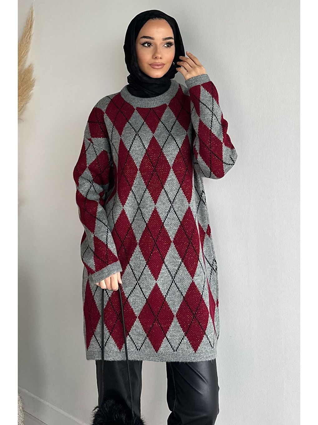 Gri Gülseli Desenli Simli Tesettür Triko Tunik-3