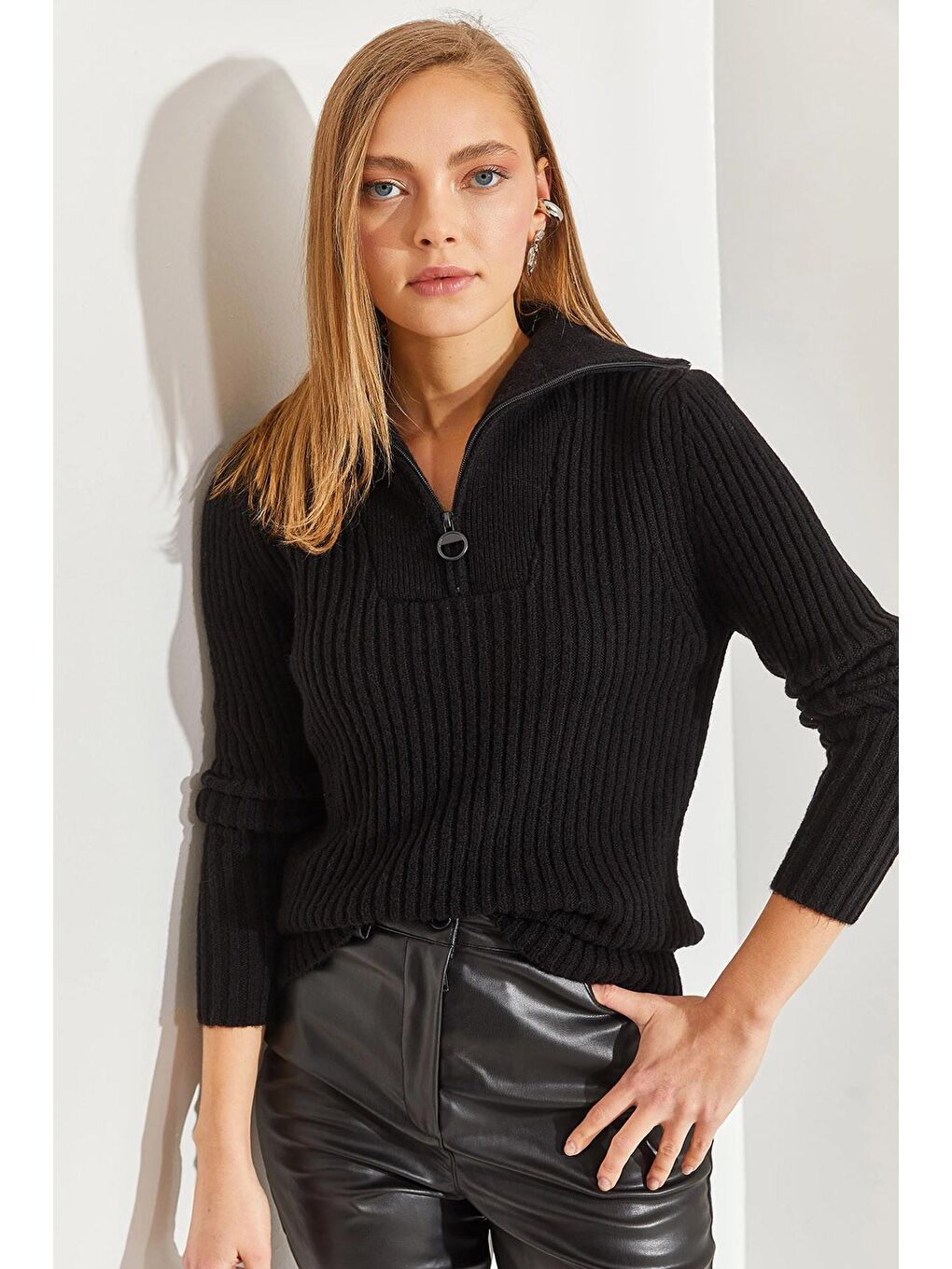 Siyah Kadın Balıkçı Yaka Fermuarlı Triko Kazak-1